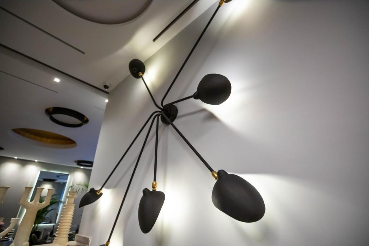 Gray Boutique Hotel Casablanca Eksteriør bilde A light fixture by the artist
