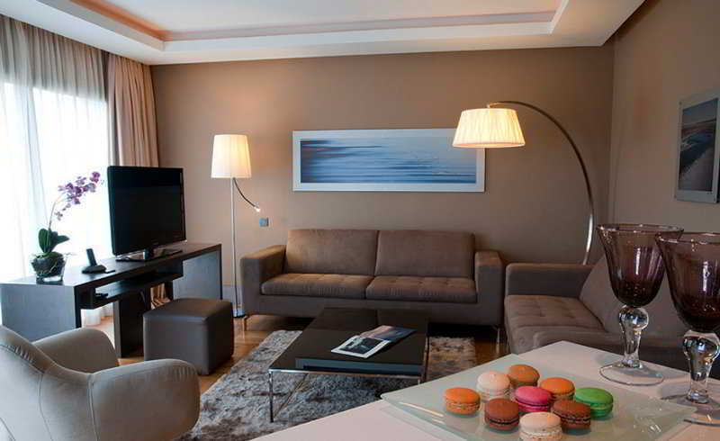 Gray Boutique Hotel Casablanca Eksteriør bilde A living room in a hotel suite